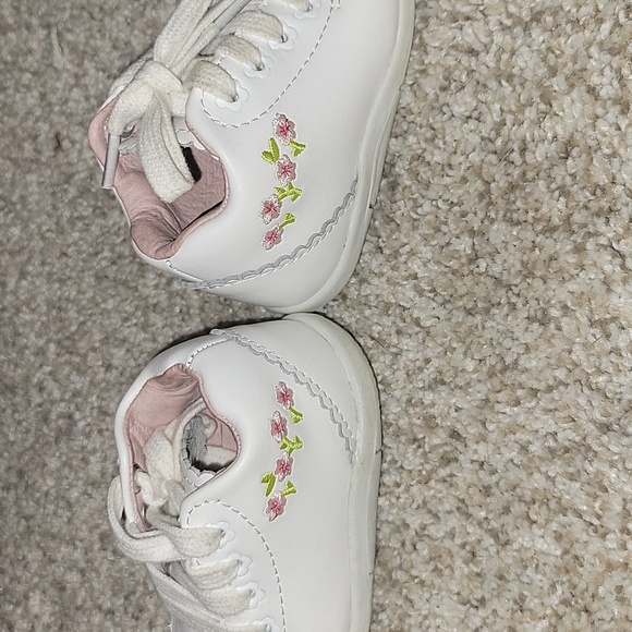 Stride Rite SRT Emilia - Size US 4XW - UK 3 - White - Picture 4 of 5